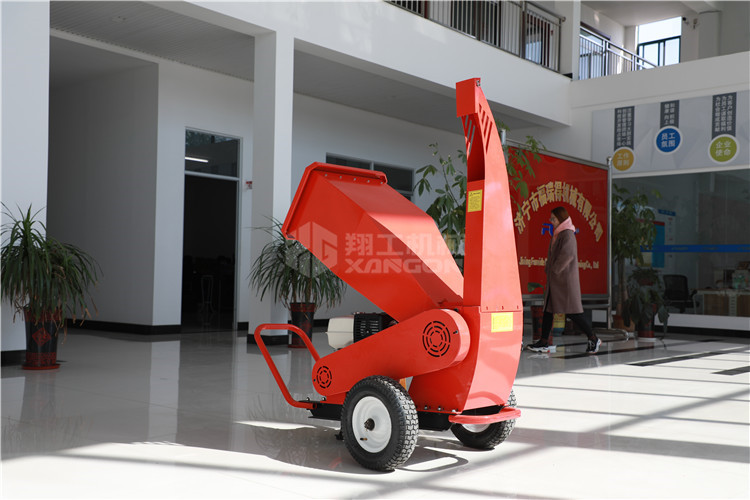 树枝粉碎机 (1).jpg 树枝粉碎机 (1).jpg